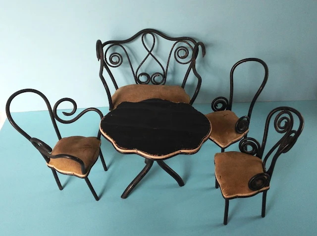 Puppenstuben Thonet Sitzgruppe