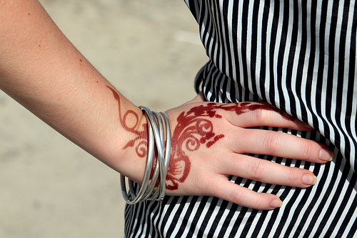 henna tattoo girl is much more likely to cause an allergic reaction