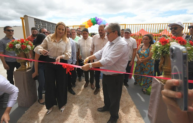 João Azevêdo entrega creche em Bom Jesus e destaca ações do governo para proteção da primeira infância