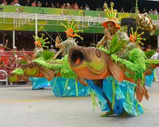 94% Man in Fish Costume Answers English, Portugues, Deutsch, Espanol Espana, French/Francais, Espanol Mexico, Italiano, Russian