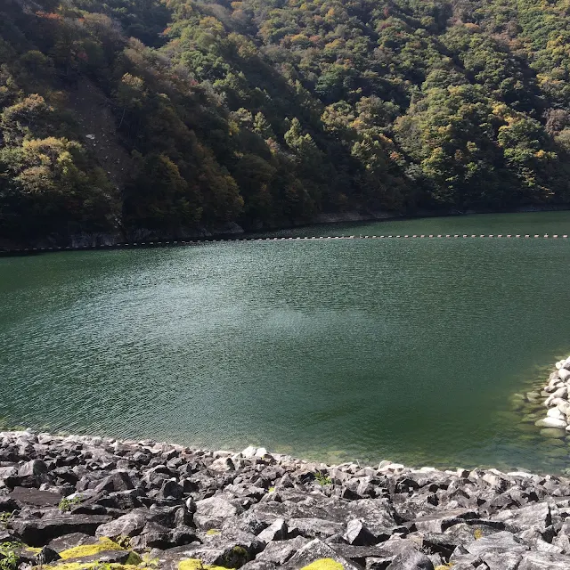 日本山梨県観光名所湖の美麗写真