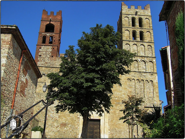 ELNE (66) - Cathédrale Sainte-Eulalie et Sainte-Julie