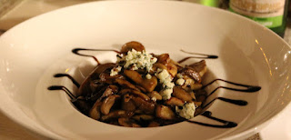 Starter - Mushrooms with crumbled blue cheese