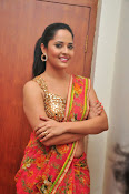 anasuya sizzling saree stills-thumbnail-28