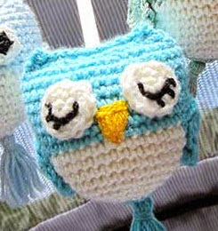 http://www.creativaatelier.com/movil-amigurumi-para-el-carro-diy/