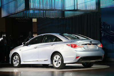 2011 Hyundai Sonata Hybrid version live