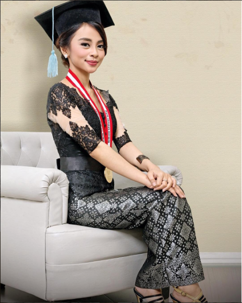 STEPHANIE Wedding Bride: Tamara Graduation Kebaya by 