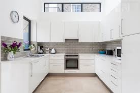 white kitchen backsplash ideas