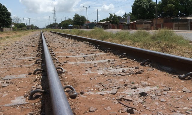 Uma pessoa encontrada morta numa linha férrea na Cidade de Maputo