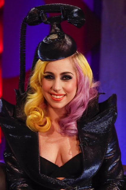  Gaga Telephone Lady 