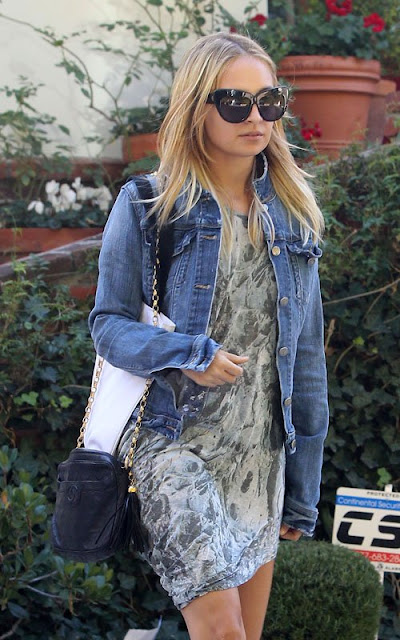 Nicole Richie visiting a friend as she gears up for her Wedding weekend