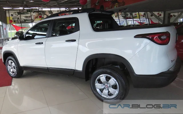 Fiat Toro 1.8 Flex Freedom - versão básica