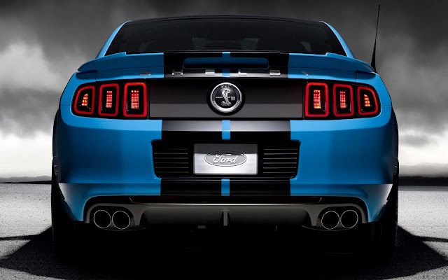 Ford Mustang Shelby GT500 Azul