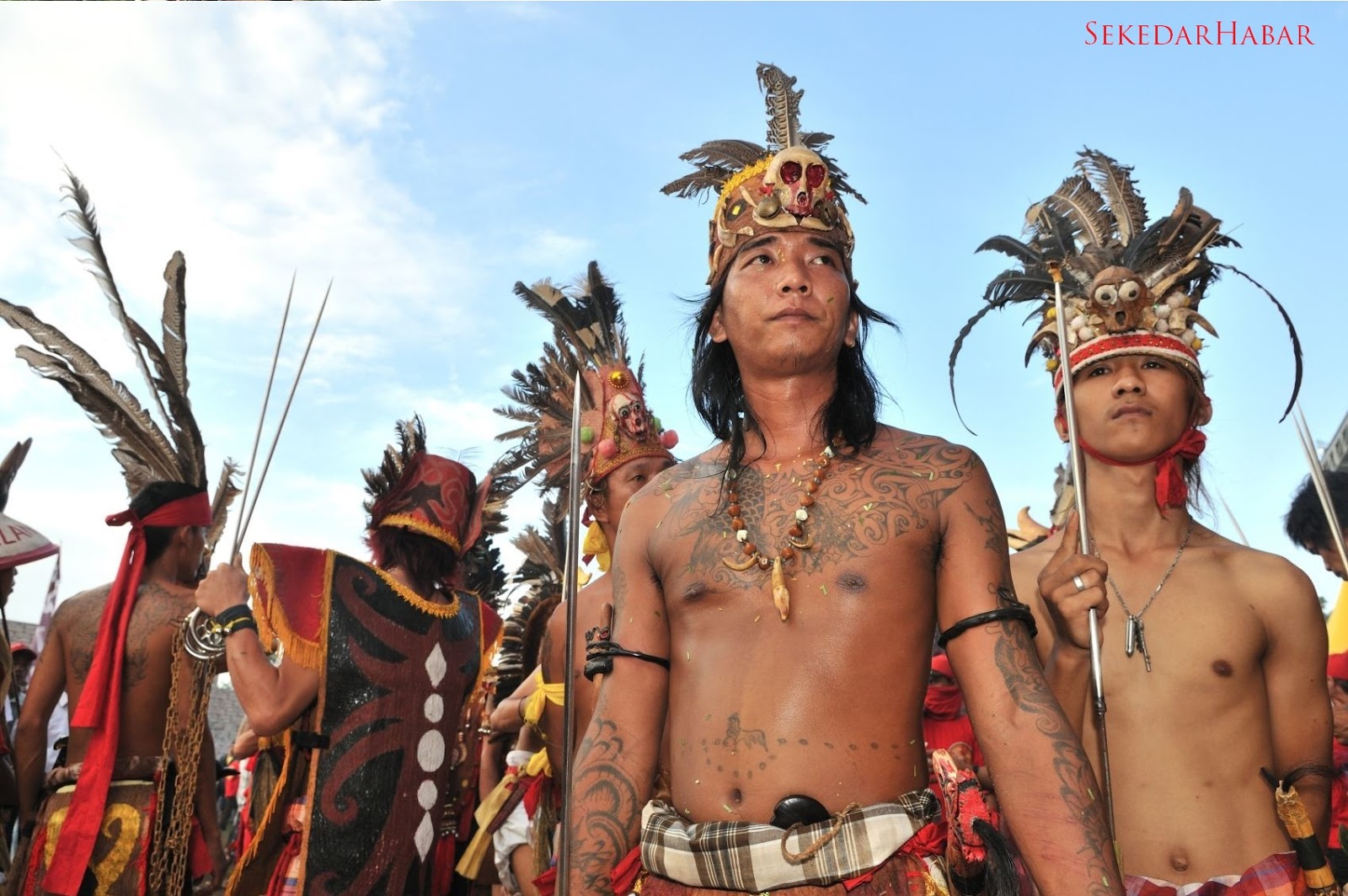  Dayak  Tribe  In Kalimantan Indonesia Do you guys want a 