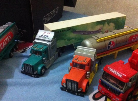 miniatur truk box PETERBILT