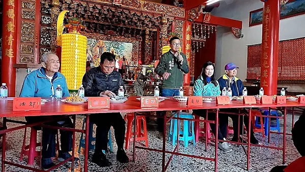 ▲鹿港福靈宮與泉廈八郊後代召開「八郊王芬再現二鹿風華協會」第一次籌備會議，決議每年定期邀請八郊媽祖來鹿港福靈宮做客，再現二鹿八郊風華。（記者林明佑翻攝）