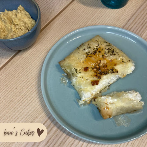 Recette de feta rôtie au four au miel et pâte filo