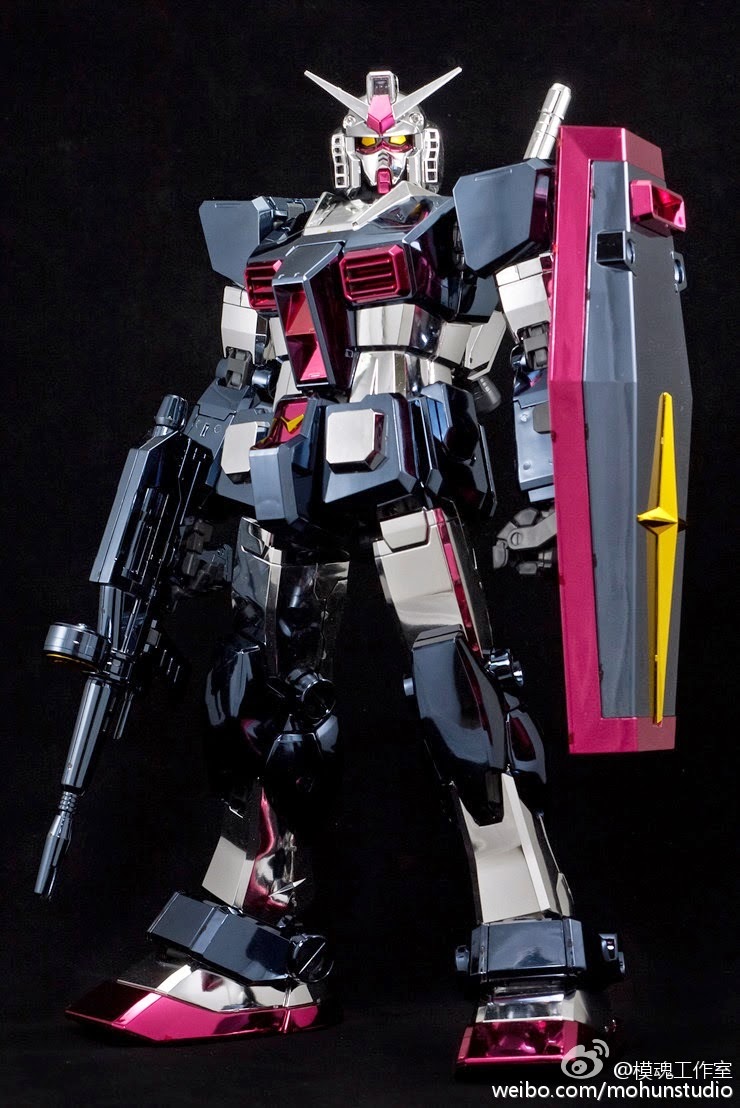 Painted Build Pg 1 60 Rx 78 2 Gundam Real Type Chrome Plated Colors Gundam Kits Collection News And Reviews