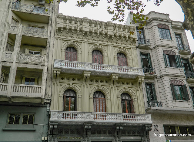 Edifícios antigos na Calle 25 de Mayo, Montevidéu