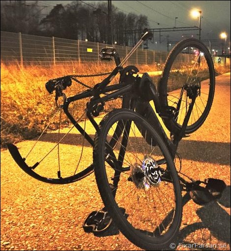 Laga-Punktering-På-Cykel-På-Väg-Till-Jobbet