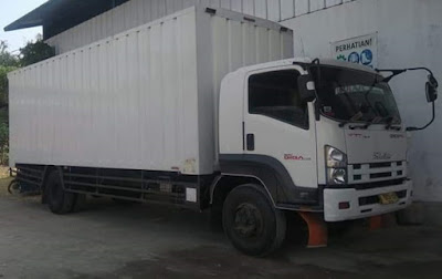 Truk Fuso Log Box