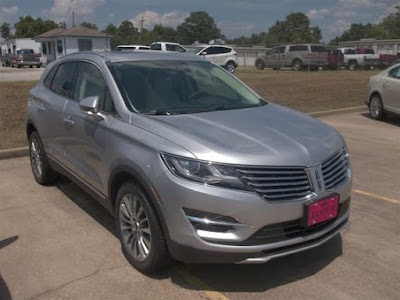 Lincoln MKX SUV front image