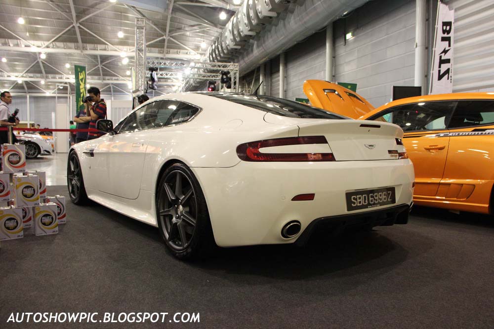 Aston Martin Vantage Super Import Nights