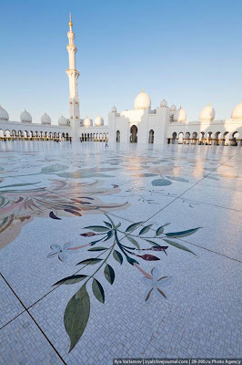 Mosque of Sheikh Zayd @ http://smilecampus.blogspot.com