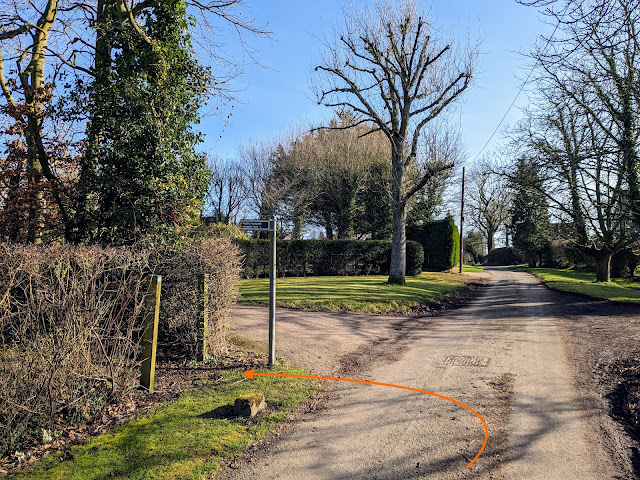 Turn left on Sacombe footpath 2