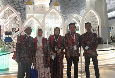 Wakil Bupati Pesisir Selatan bersama Keluarga di tanah suci Makkah. (Foto: istimewa