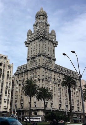 Rascacielos histórico de Montevideo