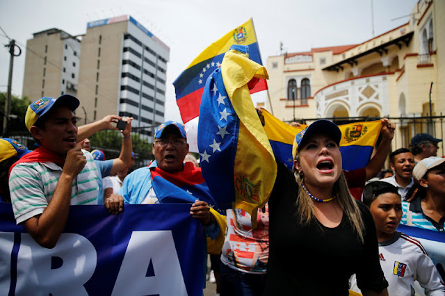 Venezolanos fustigados por la Dictadura podrán ingresar al Perú sin tener pasaporte