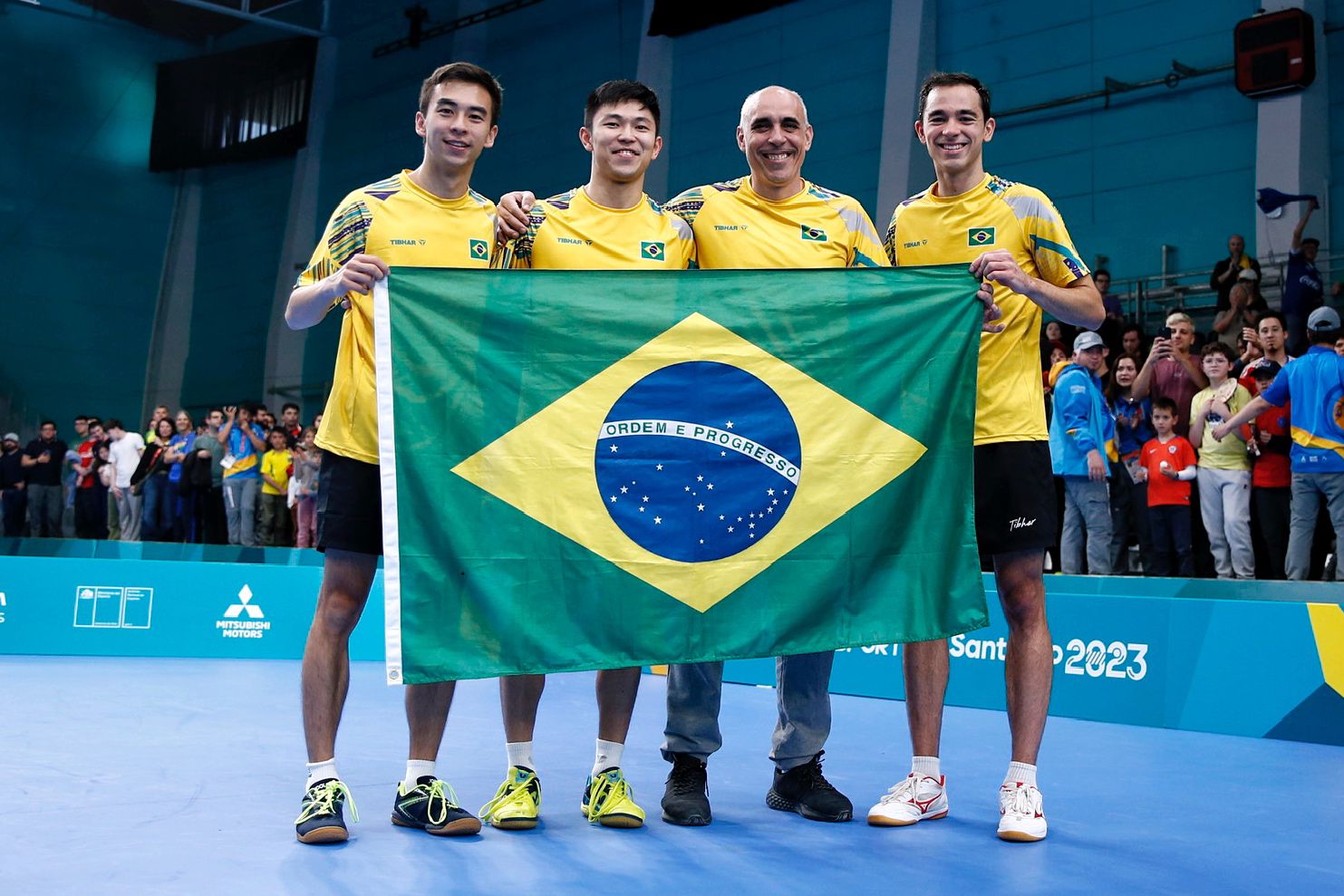 Equipes brasileiras de tênis de mesa estão a uma vitória das vagas