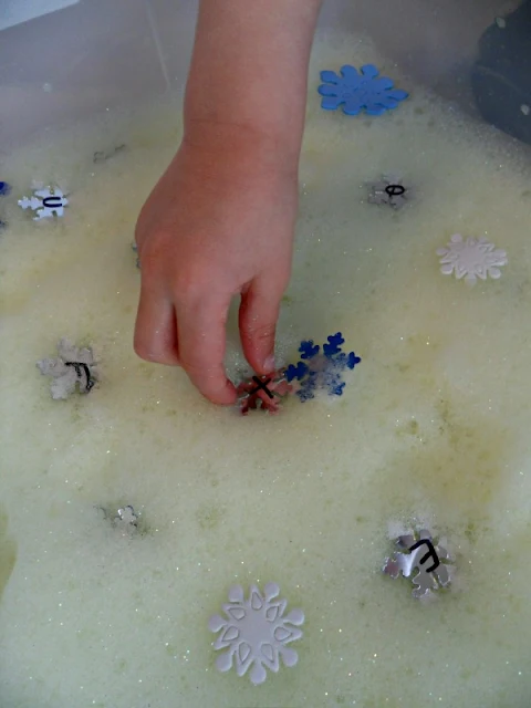 Winter themed sensory bin