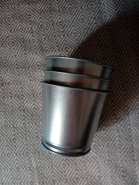 vasos metálicos IKEA