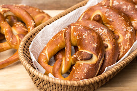 Soft pretzels with fleur de sel | Svelte Salivations