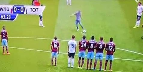 Pitch Invader Paling Aneh Di Dunia Sepakbola