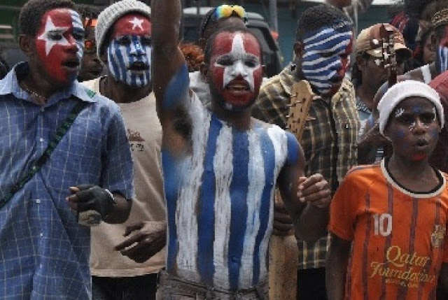 Penonton dan Komentator Ikut Main dalam Lapangan Papua Merdeka, Akibatnya?
