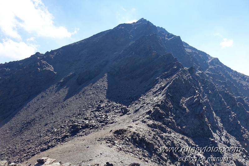 Puntal de Siete Lagunas desde Trevélez (Sierra Nevada)