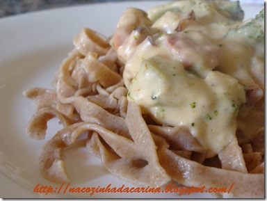 talharim-ao-molho-de-brócolis-com-bacon