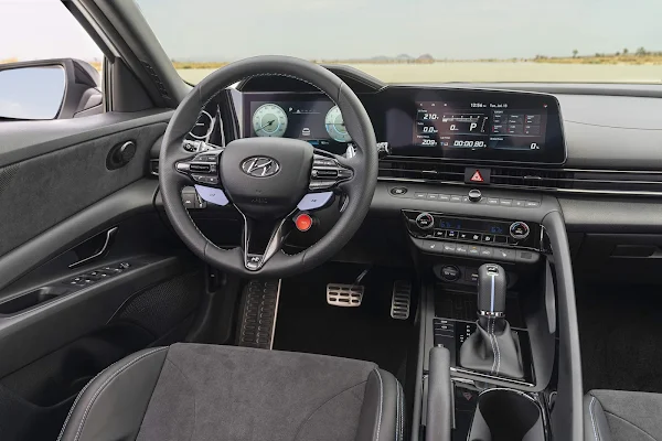 Hyundai Elantra 2022 N chega aos EUA com 276 cv e câmbio manual