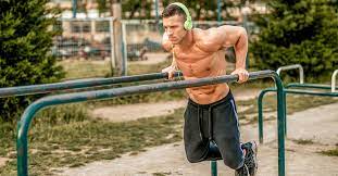 Tricep dips on parallel bars