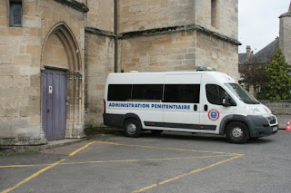 Un détenu de la prison d’Argentan s’exhibe devant les surveillantes