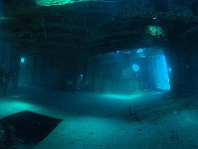 Foto-foto Seramnya Dalam Laut Segitiga Bermuda