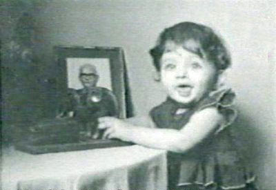 aishwarya rai childhood photos standing near table