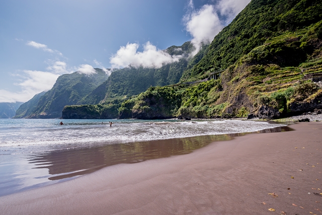 TURISMO: 4 praias para conhecer na Ilha da Madeira em 2024