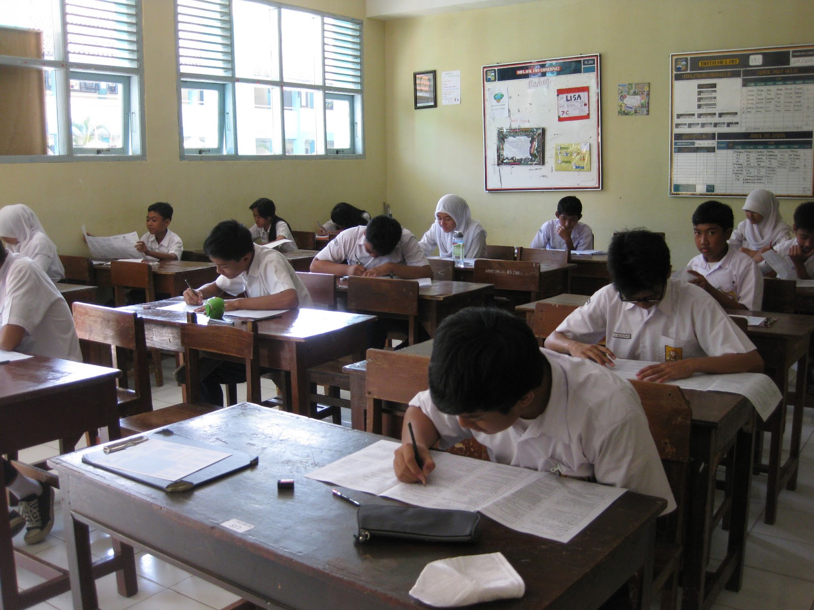 Kementerian Pendidikan dan Kebudayaan Kemendikbud memberi angin segar dengan ditetapkannya Ujian Sekolah Berstandar Nasional USBN untuk beberapa mata
