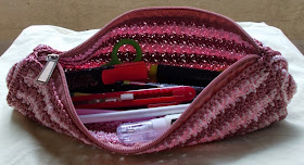 Sweet Nothings crochet pattern blog, easy paid pattern for a pencil case, or jewelry pouch