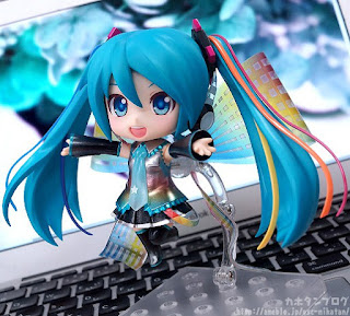 Nendoroid Miku Hatsune 10th Anniversary ver. - Good Smile Company