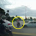 (Video) 'Kalaulah pakcik dapat bersabar 5 saat..' - Penunggang motosikal tiba-tiba berhenti tengah jalan, dirempuh kereta